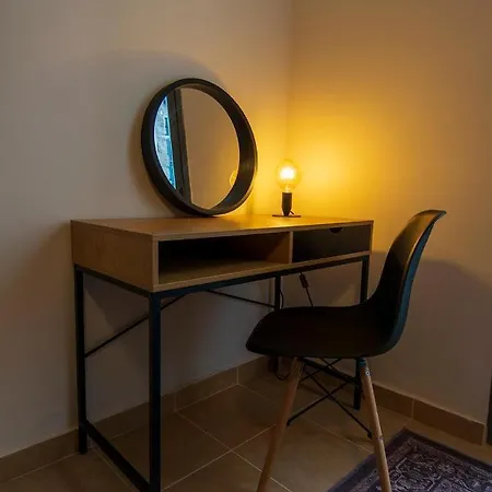 Cleopatra Apartment *